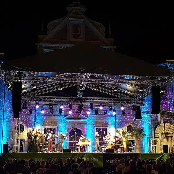 Münchner Open Air Sommer 2024 - Konzerte im Brunnenhof Vivaldi: Die vier   
  Jahreszeiten
